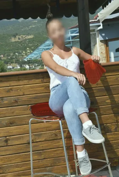 Amira, 34