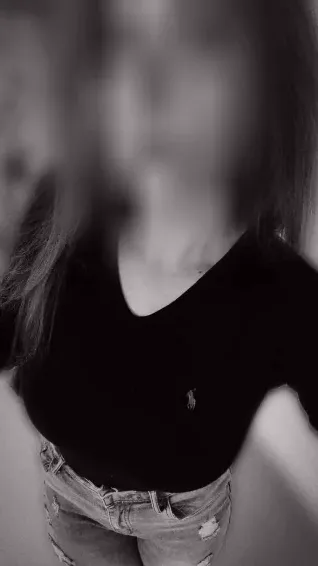 Büsra, 26