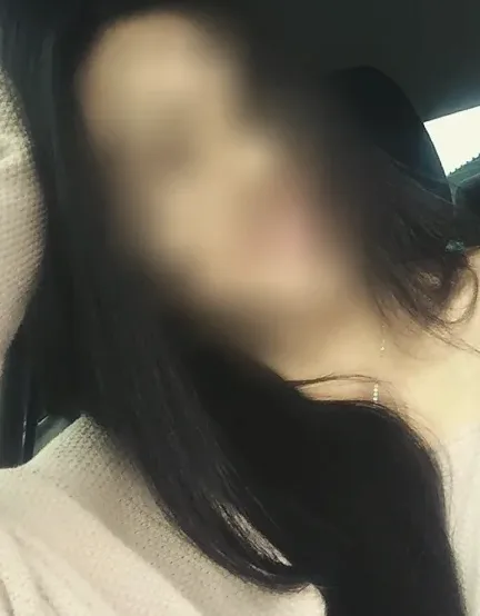 Elena, 34