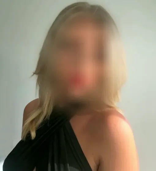 Isabell, 32