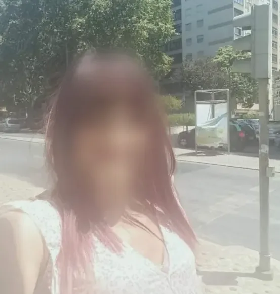 Lilly, 29