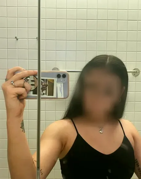 Miriam, 26