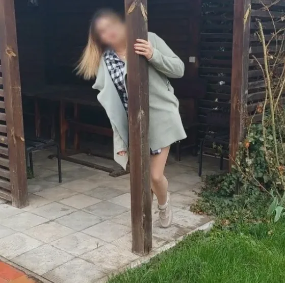 Nicole, 26