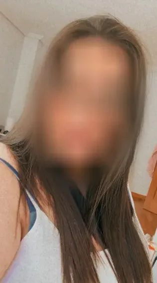 Özlem, 29