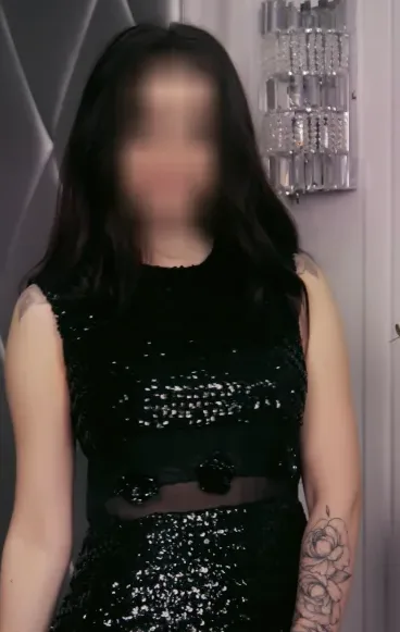 Saskia, 28