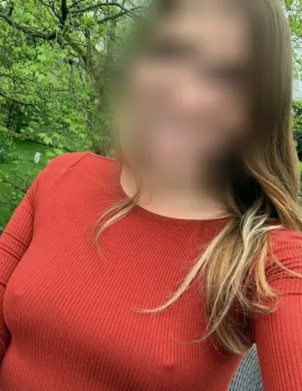 Simone, 32